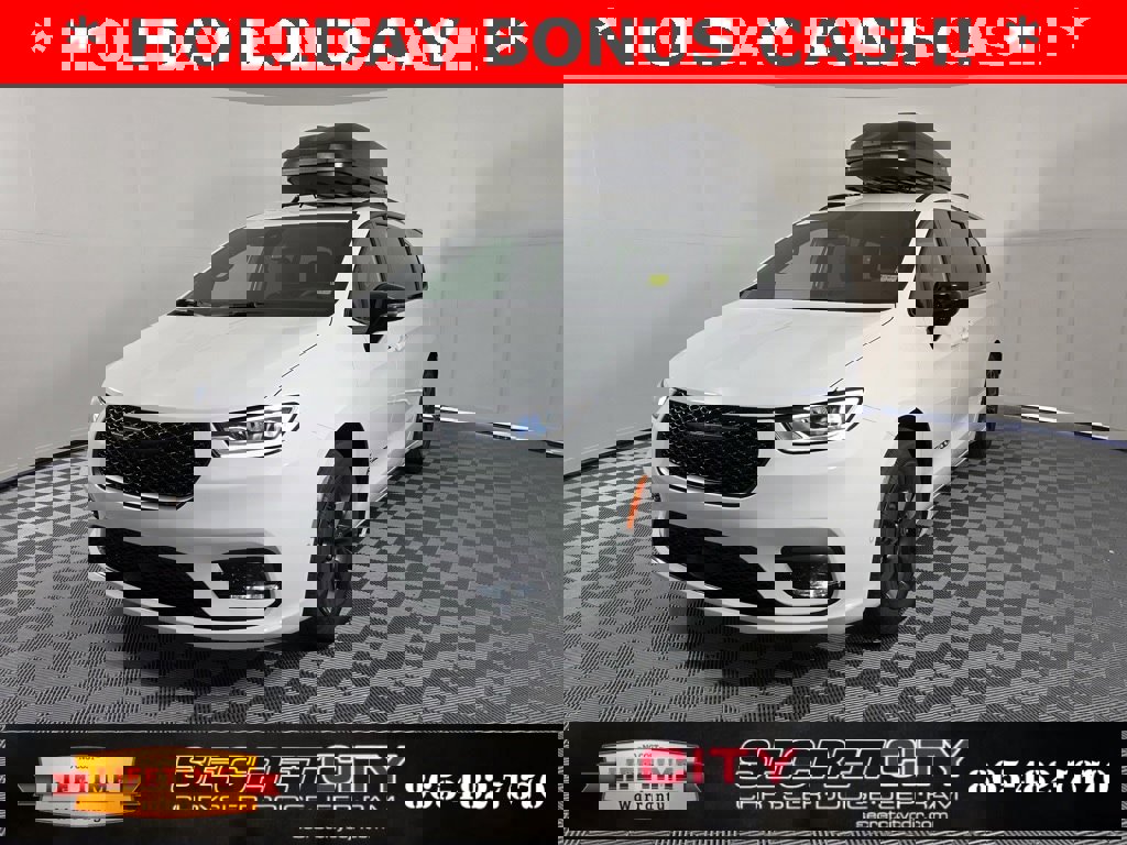 New 2025 Chrysler Pacifica Select w/ Fav Edition Package image 3