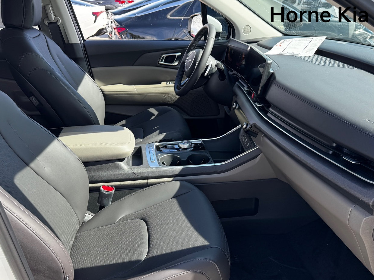 New 2026 Kia Carnival EX FWD image 18