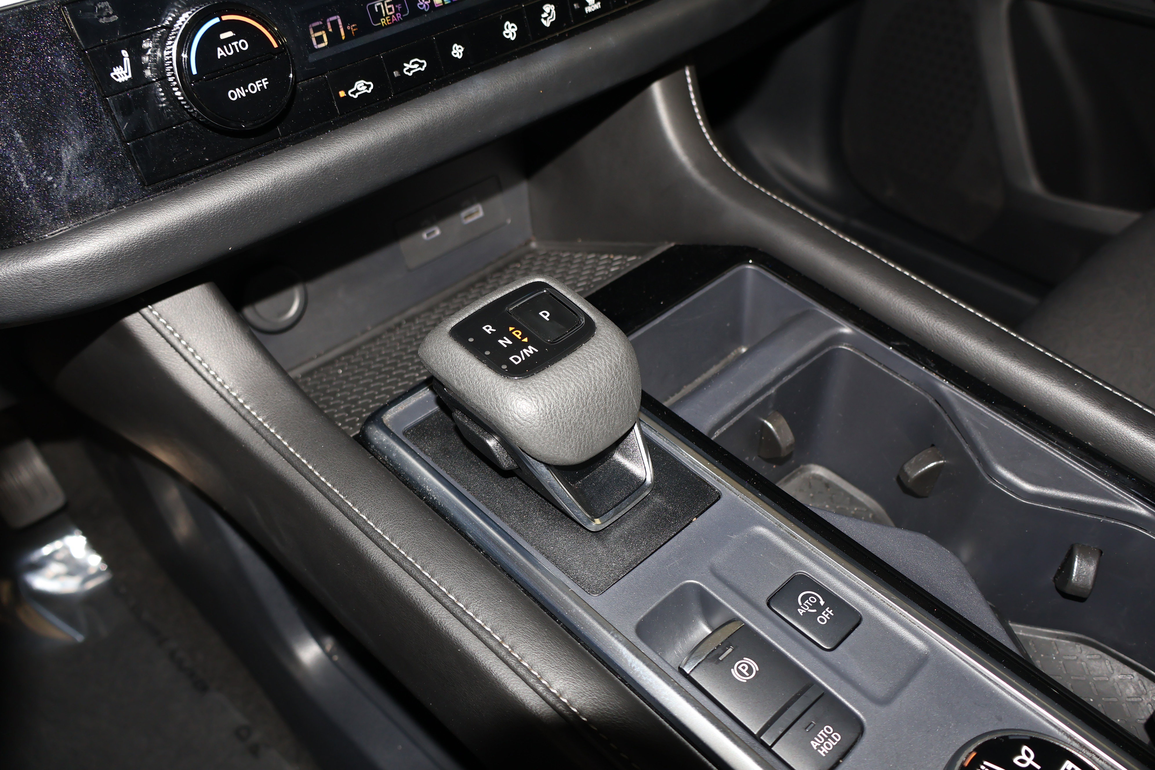 Used 2025 Nissan Pathfinder SV image 32