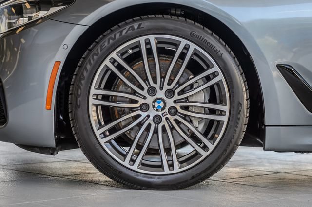 Used 2018 BMW 540i w/ M Sport Package RWD image 13