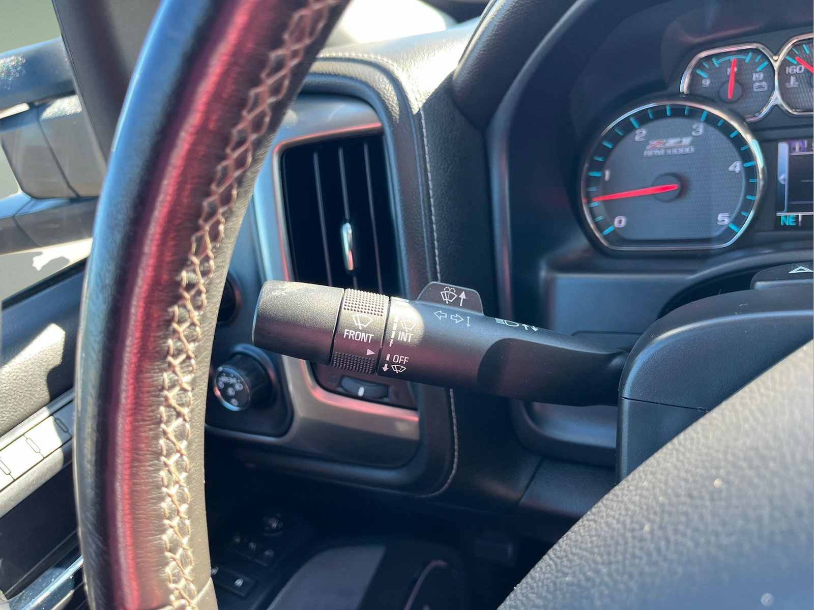 Used 2018 Chevrolet Silverado 2500 LTZ w/ Duramax Plus Package AWD/4WD image 16