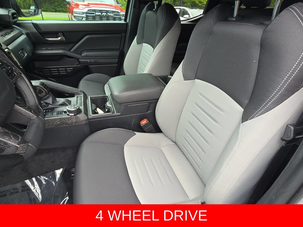 Used 2025 Toyota Tacoma TRD Off-Road w/ TRD Off Road Upgrade Package AWD/4WD image 15