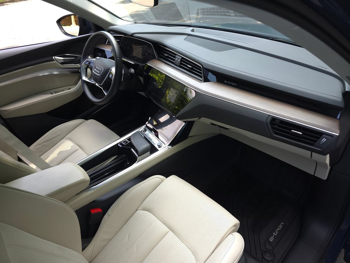 Used 2024 Audi Q8 e-tron Prestige w/ Prestige Package AWD/4WD image 23