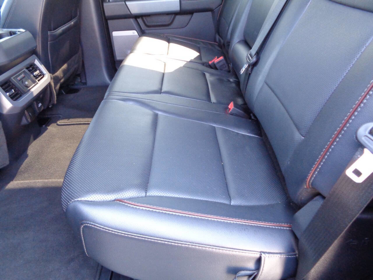 Used 2024 Ford F250 Lariat w/ Chrome Package image 55