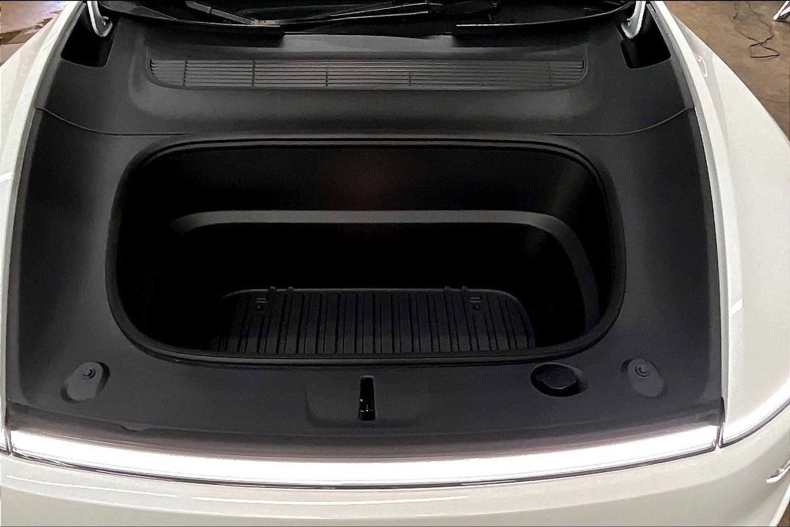 Used 2026 Tesla Model Y 2WD image 12