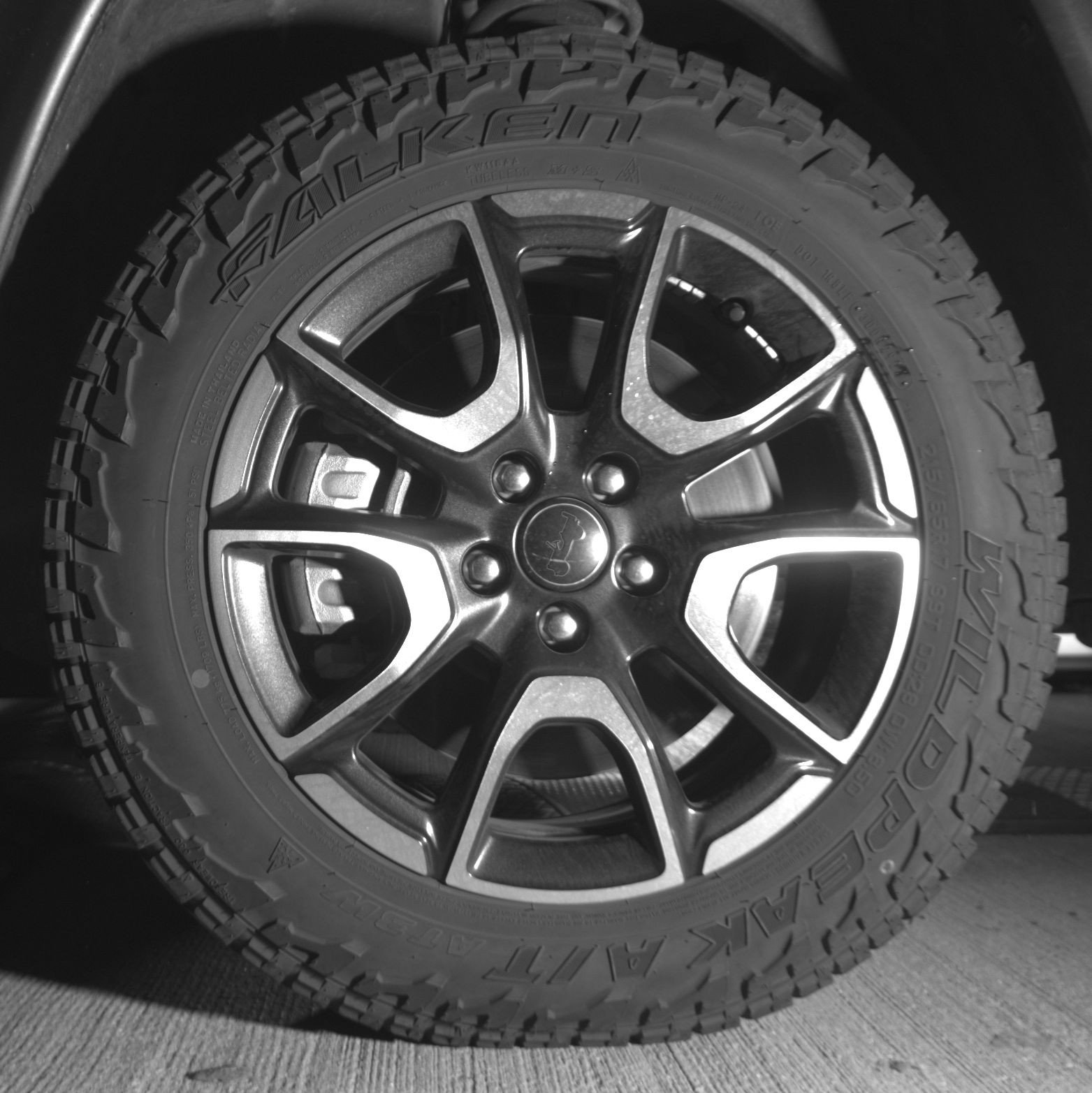 Used 2025 Jeep Compass Trailhawk AWD/4WD image 12