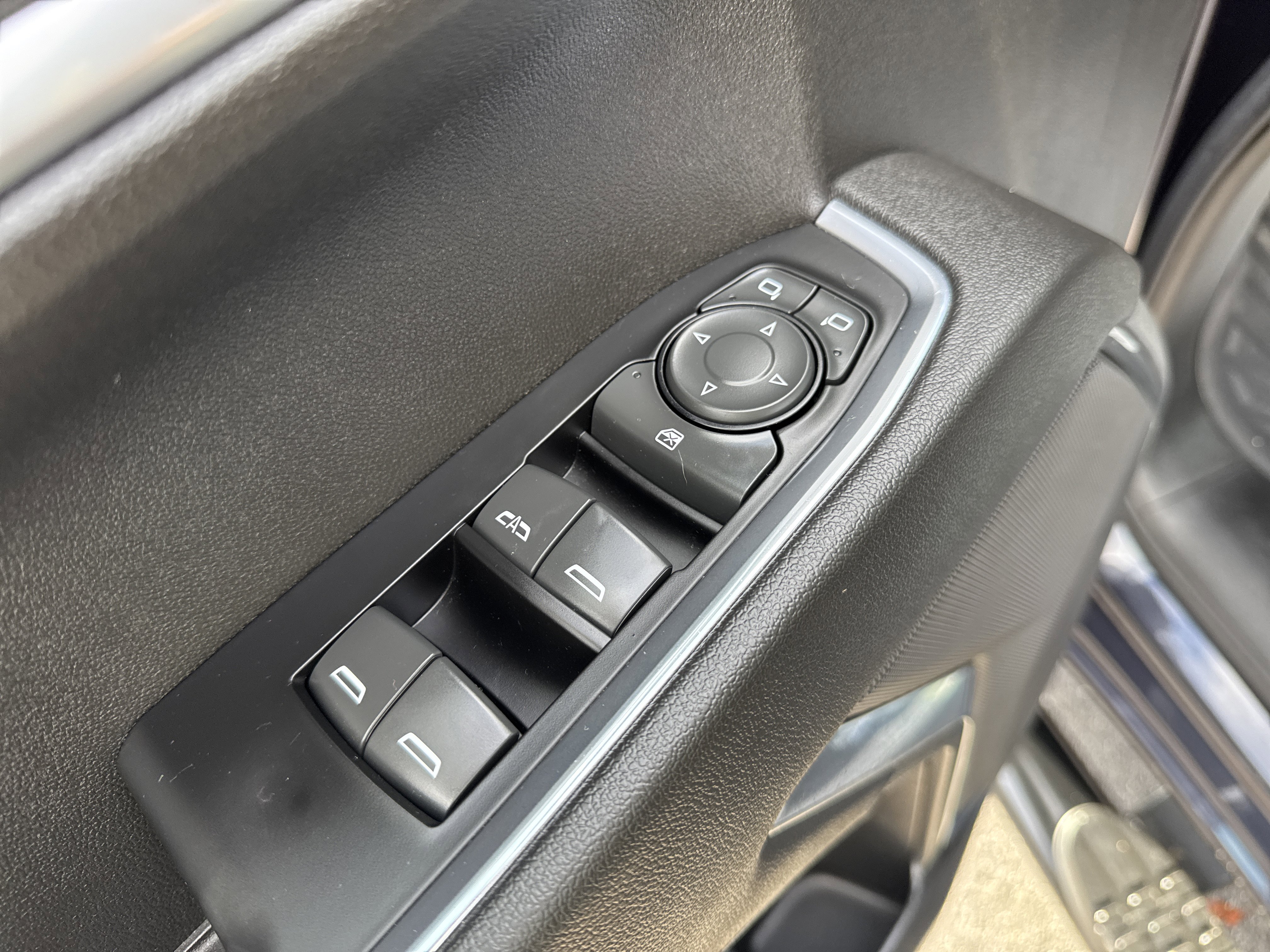 Used 2022 Chevrolet Silverado 1500 RST w/ Z71 Off-Road Package image 15