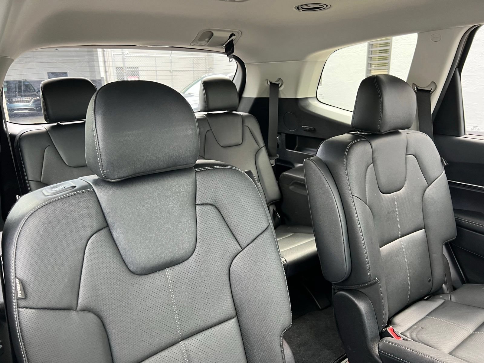 Used 2025 Kia Telluride EX w/ EX Captain's Chair Package FWD image 68