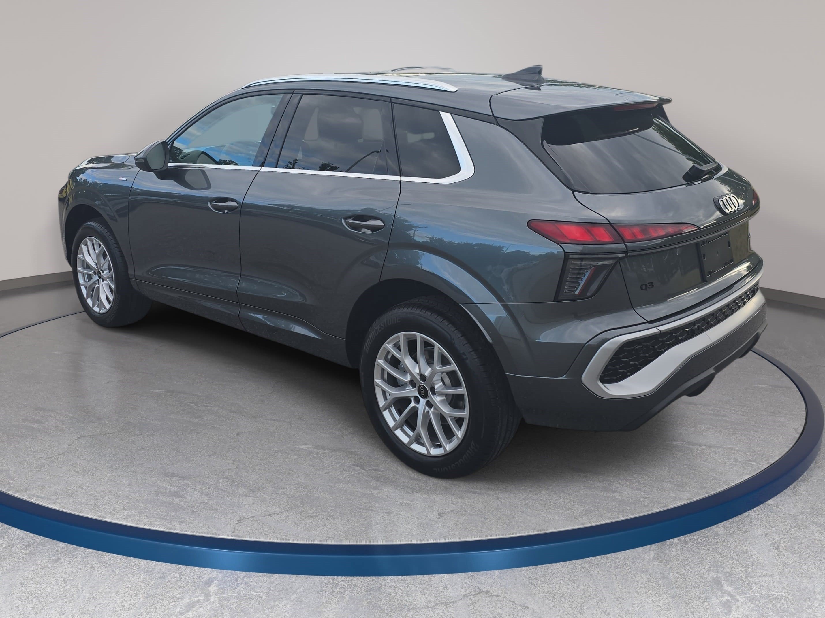 New 2026 Audi Q3 quattro 2.0T AWD/4WD image 7