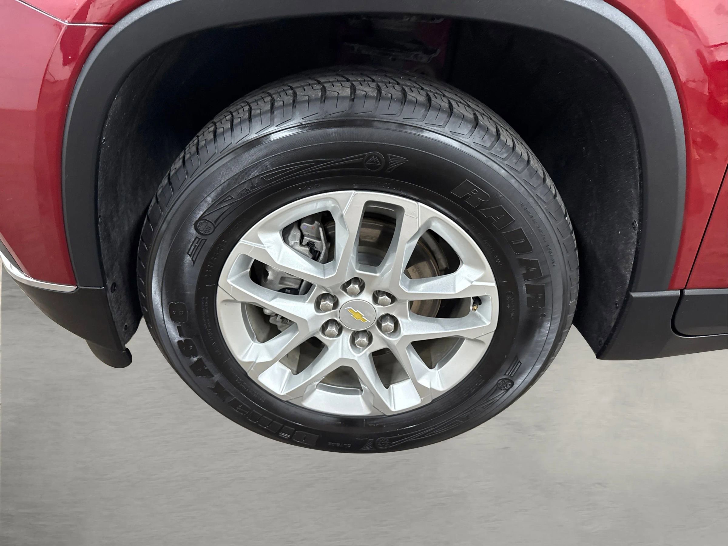 Used 2021 Chevrolet Traverse LT image 17