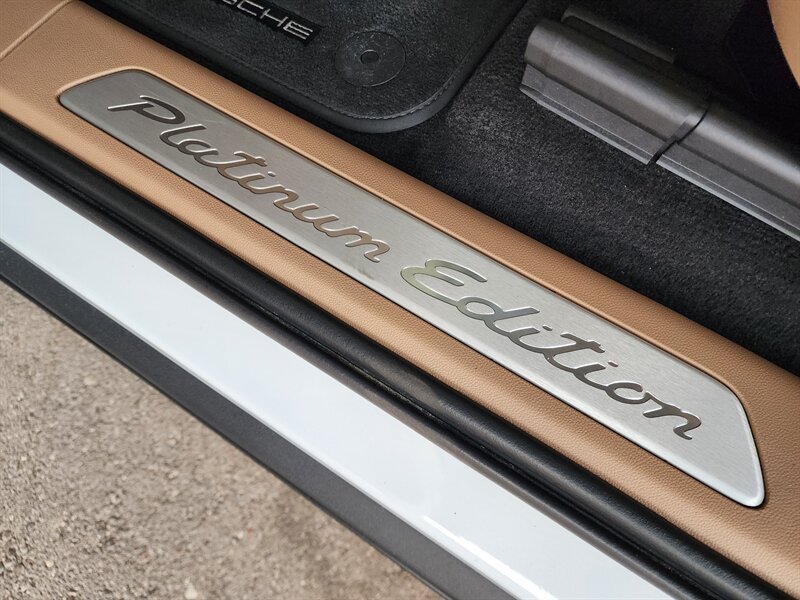 Used 2022 Porsche Cayenne Platinum Edition AWD/4WD image 24