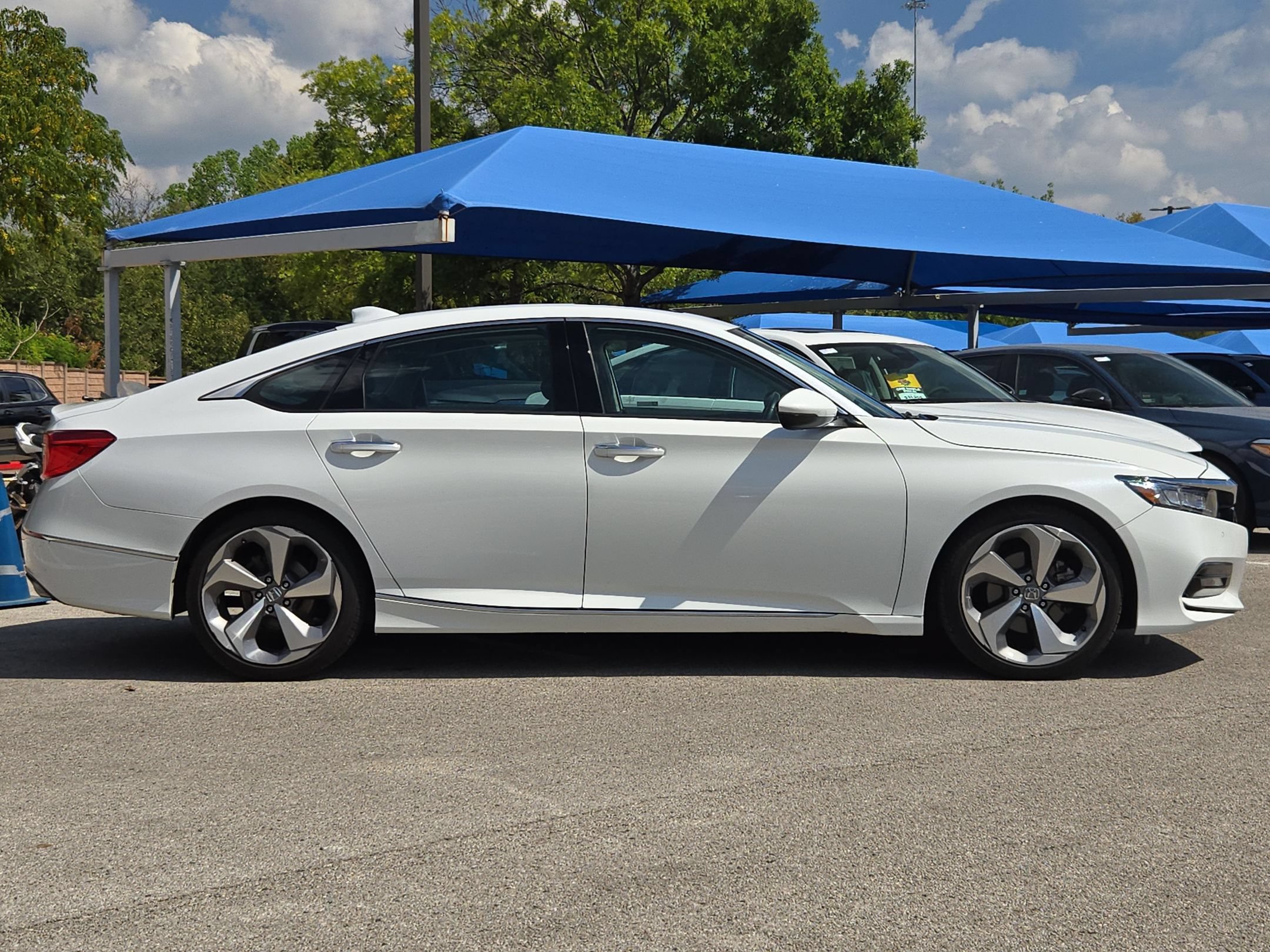Certified 2020 Honda Accord Touring image 2