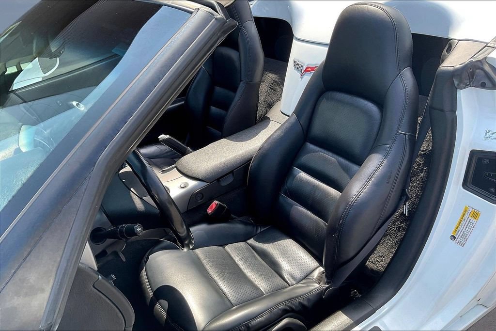 Used 2006 Chevrolet Corvette Convertible w/ Preferred Equipment Group RWD image 17