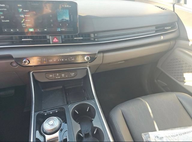 Certified 2025 Kia Carnival EX FWD image 9