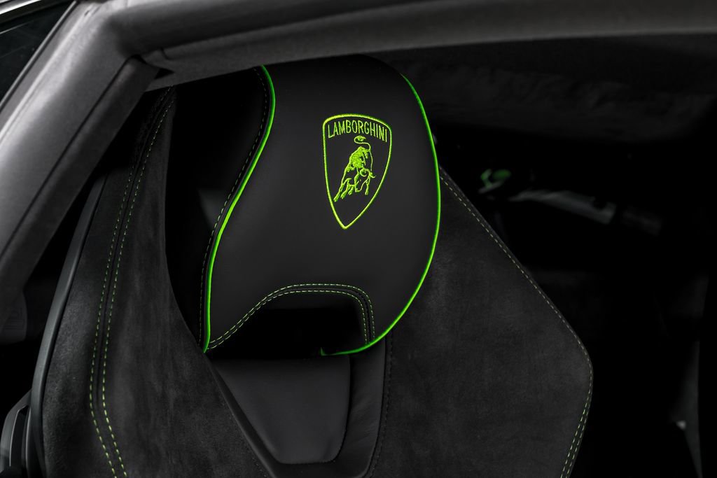 Used 2024 Lamborghini Huracan Sterrato image 36