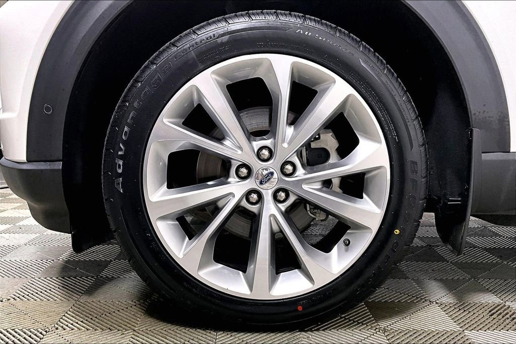 Used 2021 Ford Explorer Platinum w/ Equipment Group 601A image 8