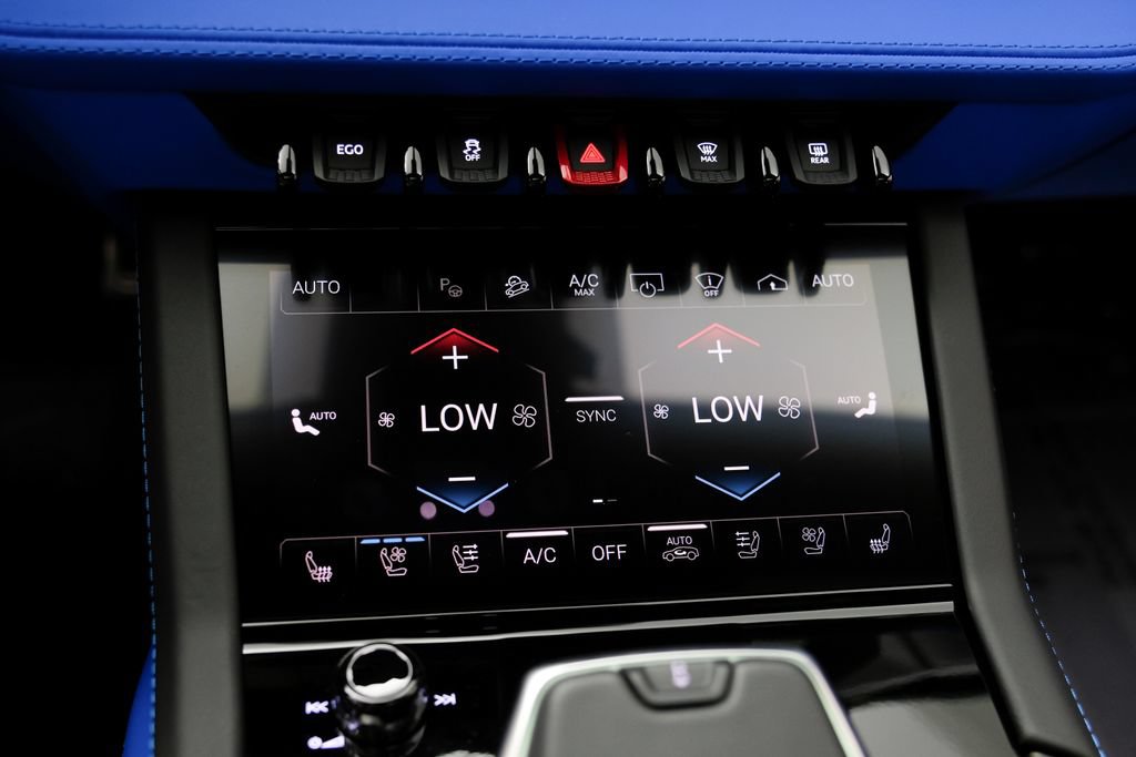 Used 2025 Lamborghini Urus SE AWD/4WD image 31