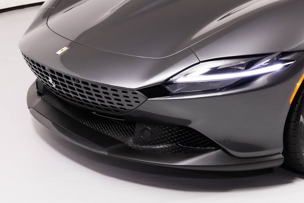 Used 2025 Ferrari Roma Spider RWD image 9