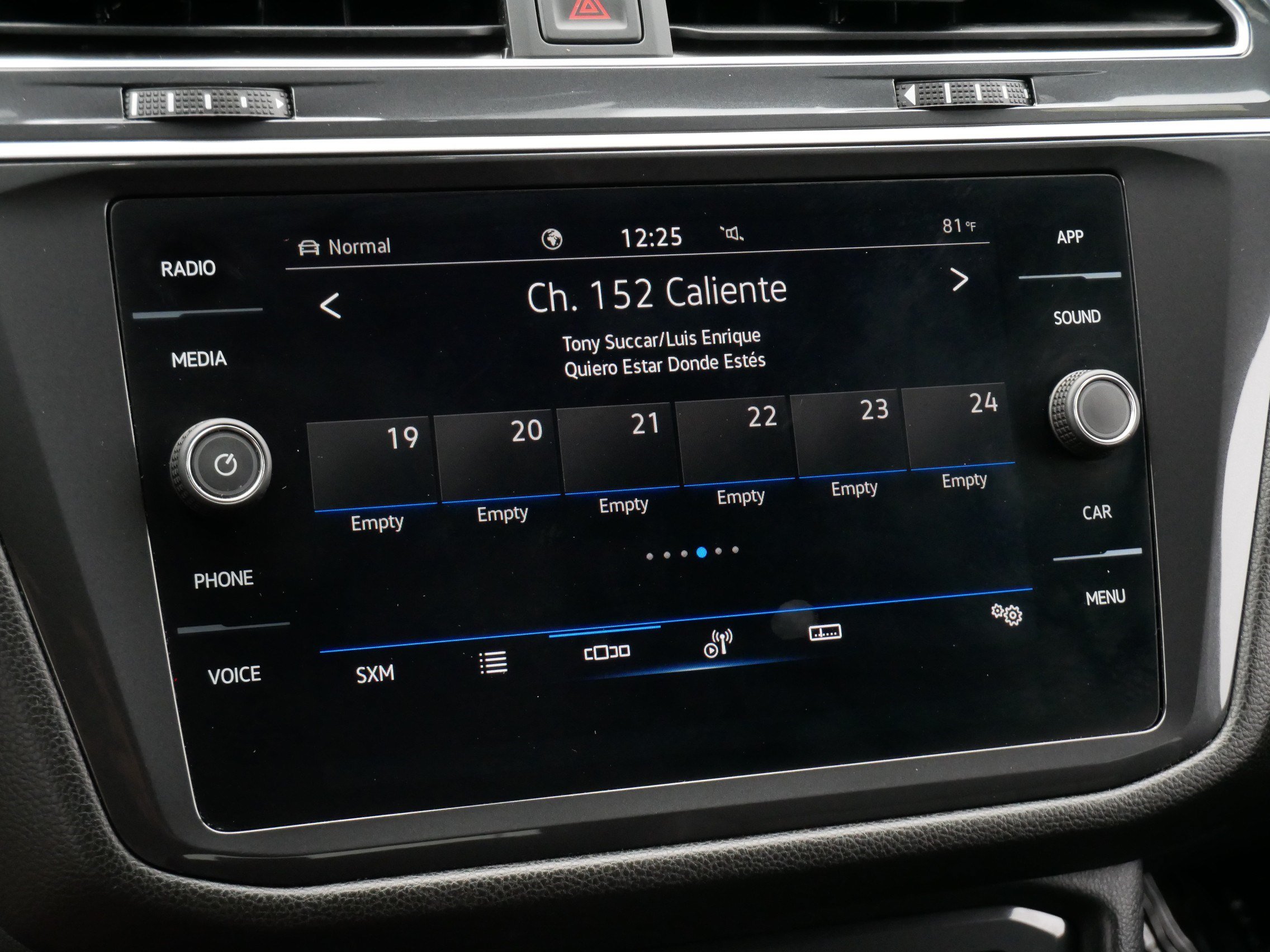 Certified 2023 Volkswagen Tiguan SE R-Line AWD/4WD image 22
