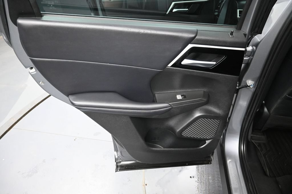 Used 2023 Mitsubishi Outlander SE FWD image 28