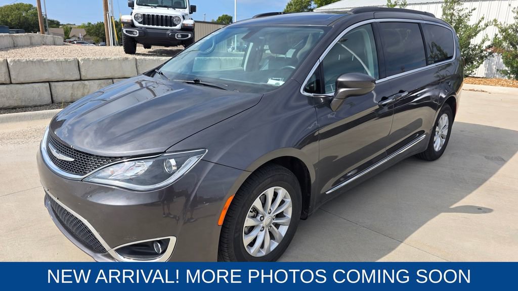 Used 2017 Chrysler Pacifica Touring-L