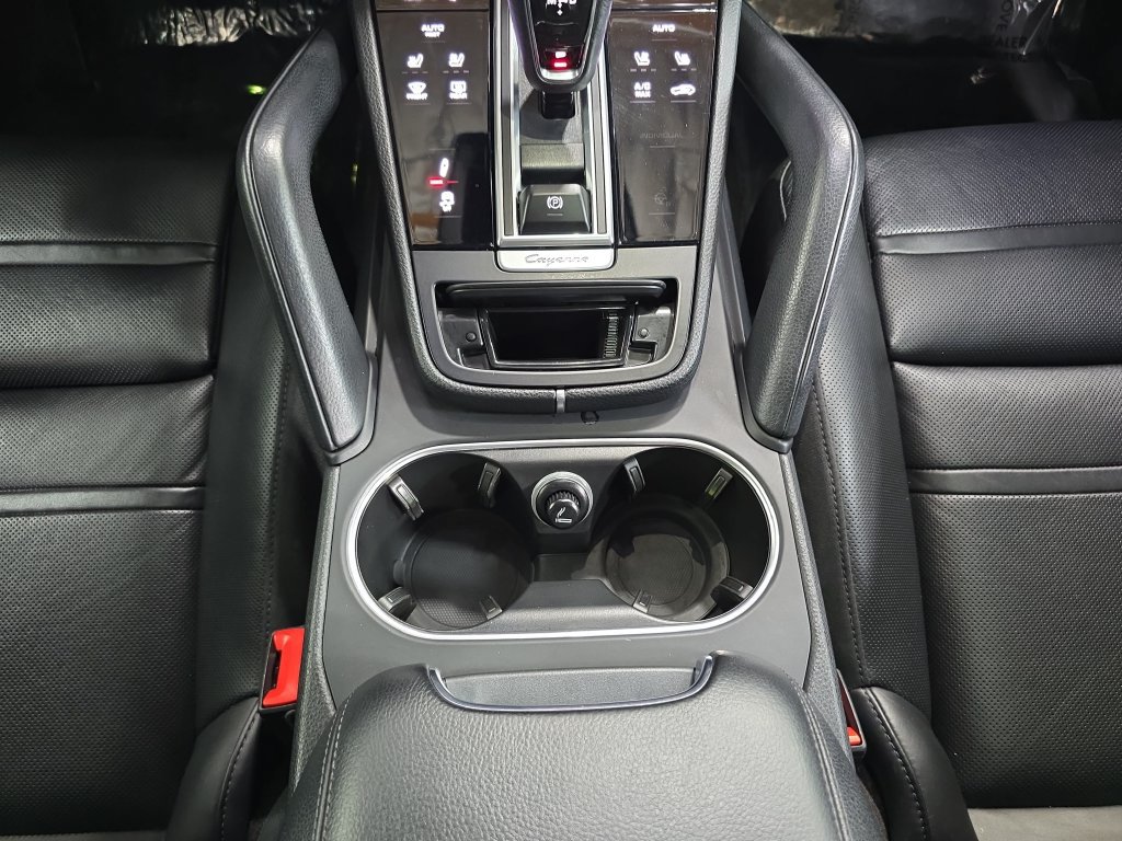 Used 2021 Porsche Cayenne Coupe AWD/4WD image 20