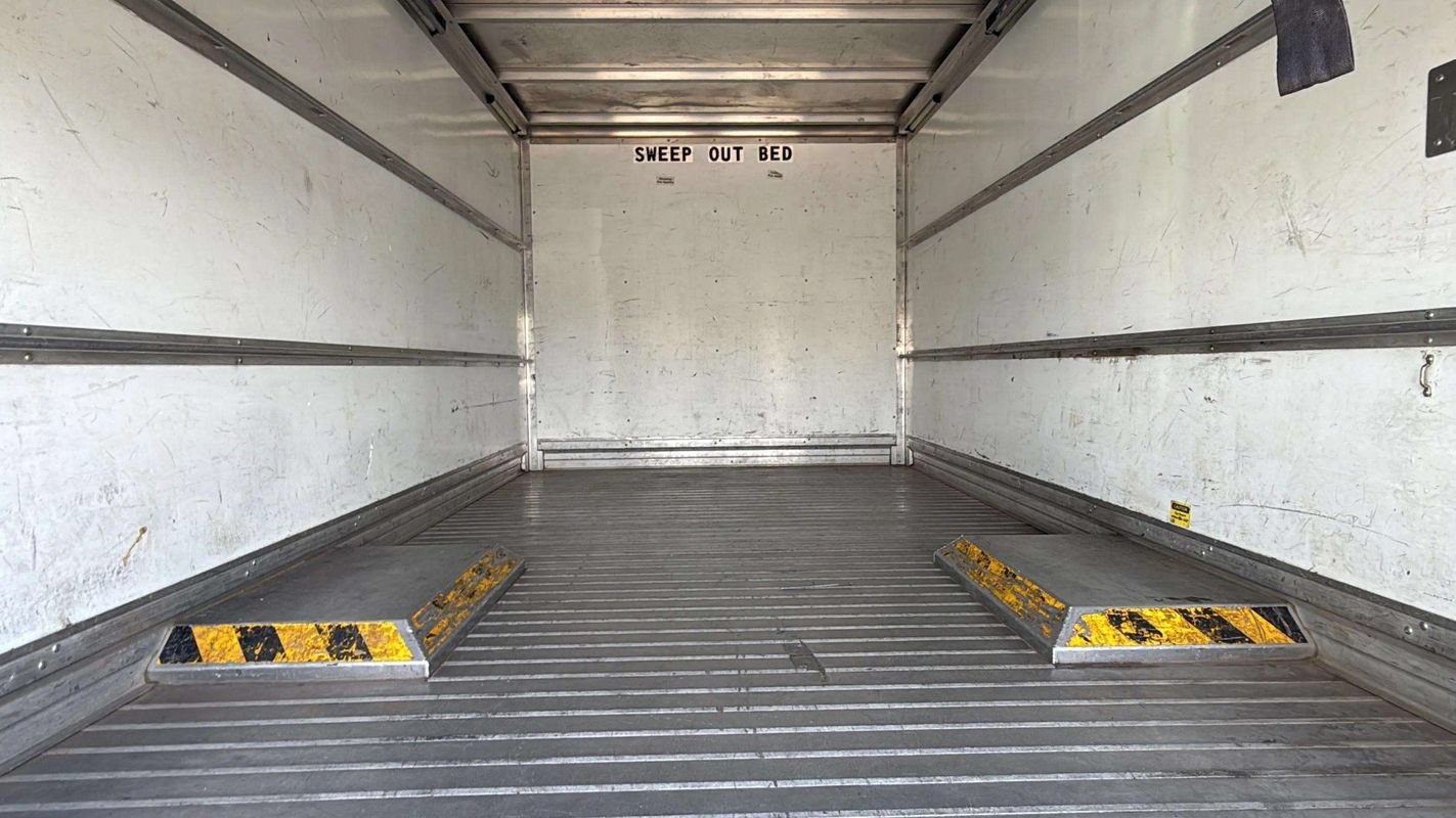 Used 2018 Ford Transit 350 156 DRW RWD image 19