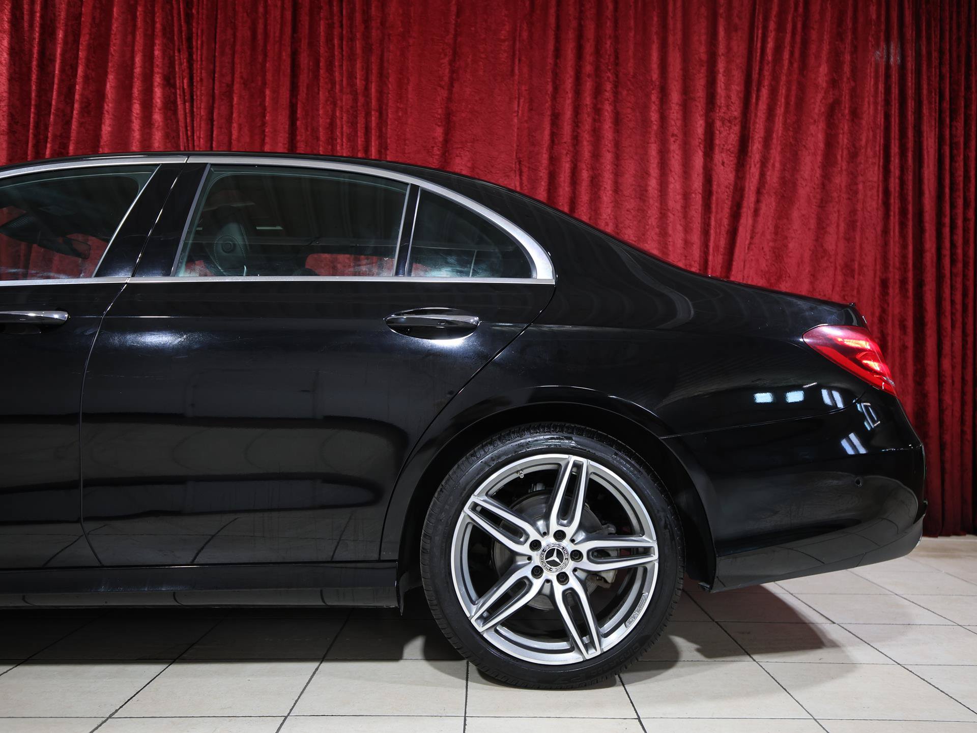 Used 2019 Mercedes-Benz E 300 image 6