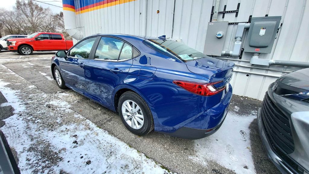 Used 2026 Toyota Camry XSE image 2