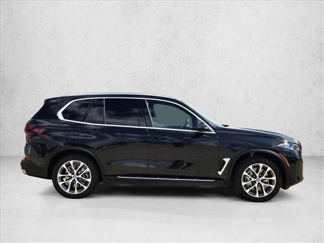Used 2025 BMW X5 xDrive50e AWD/4WD image 4