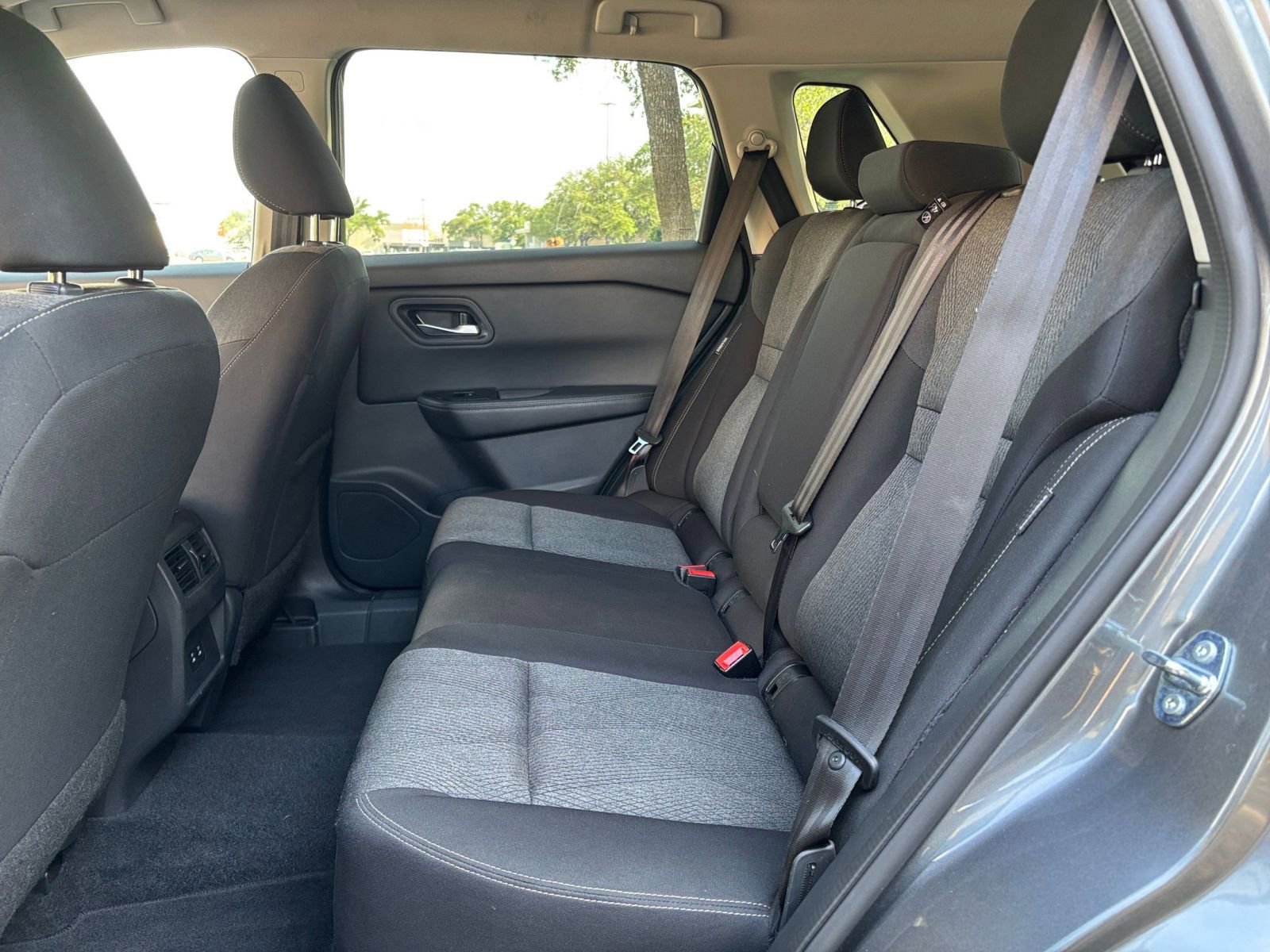 Used 2025 Nissan Rogue SV FWD image 21