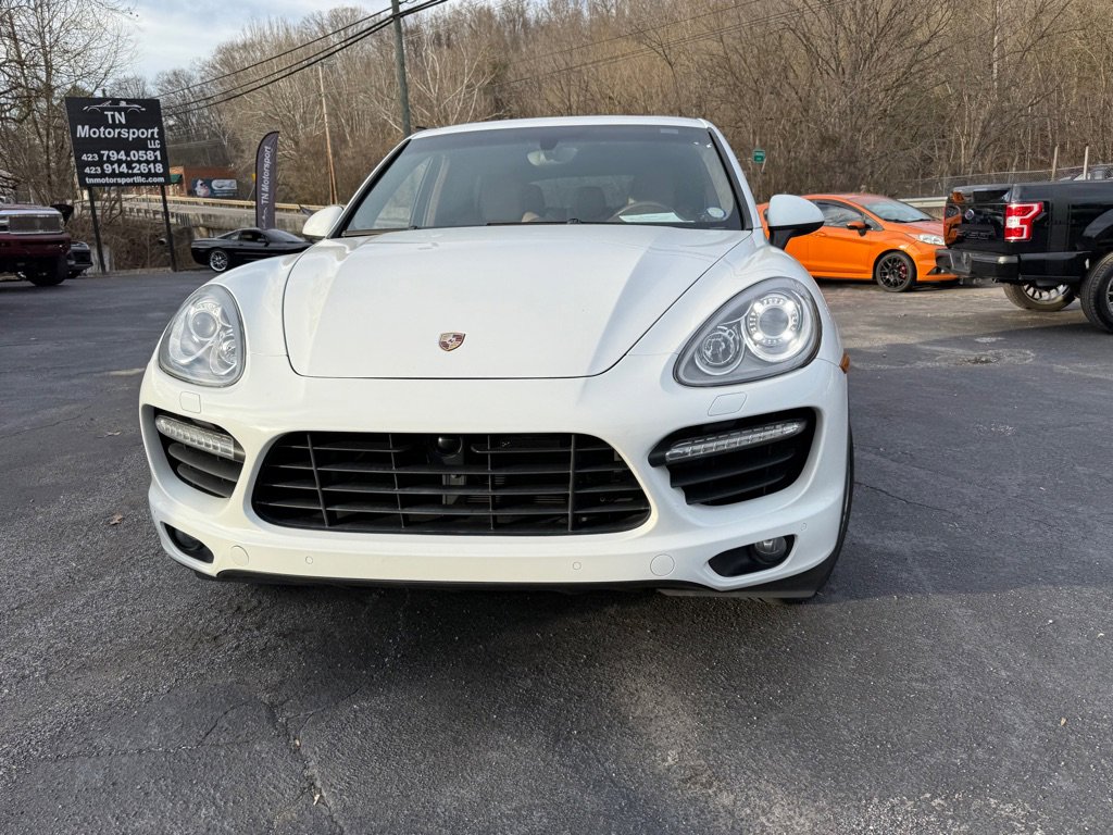 Used 2013 Porsche Cayenne Turbo w/ Premium Pkg Plus image 96
