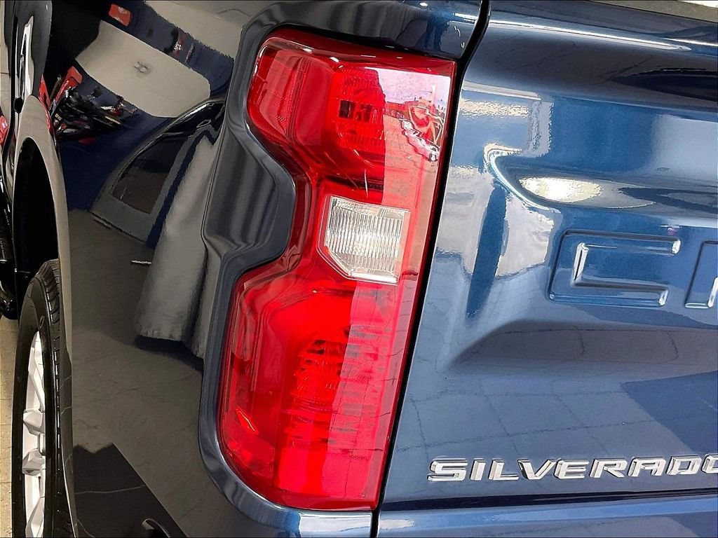 Used 2023 Chevrolet Silverado 1500 LT AWD/4WD image 33