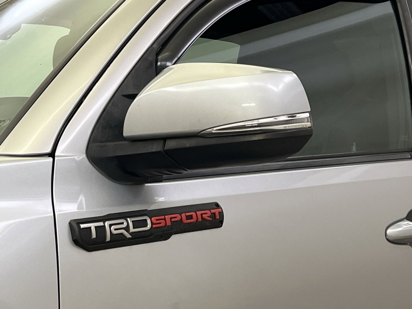 Used 2016 Toyota Tacoma TRD Sport image 27