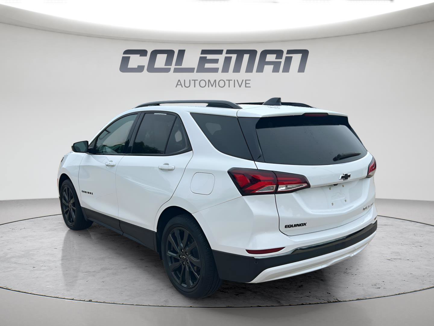 Used 2023 Chevrolet Equinox RS w/ LPO, Floor Liner Package FWD image 4