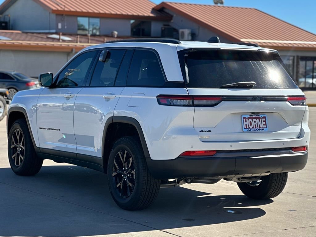 New 2026 Jeep Grand Cherokee Altitude image 5