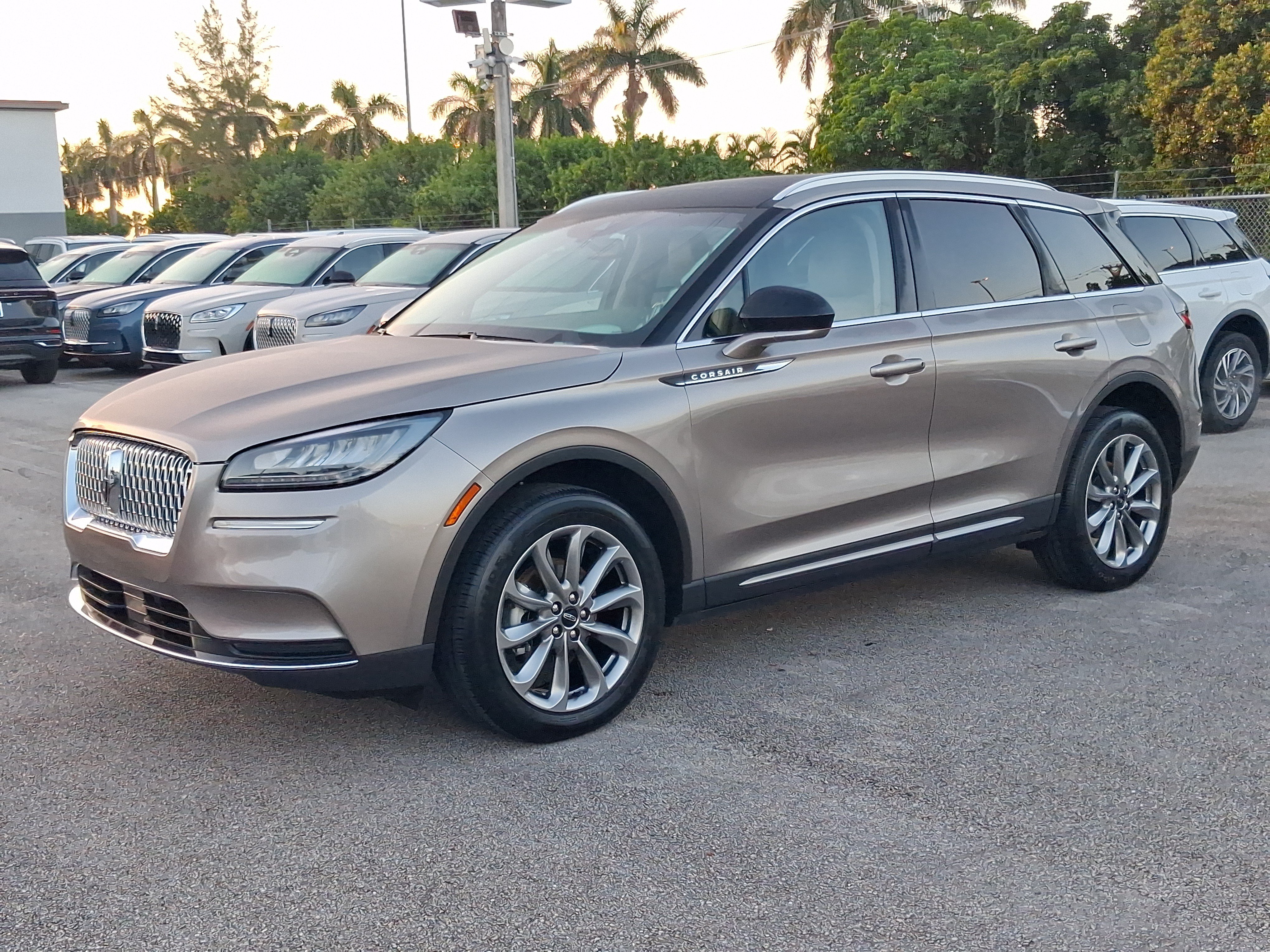 Certified 2021 Lincoln Corsair FWD w/ Premium Package image 2