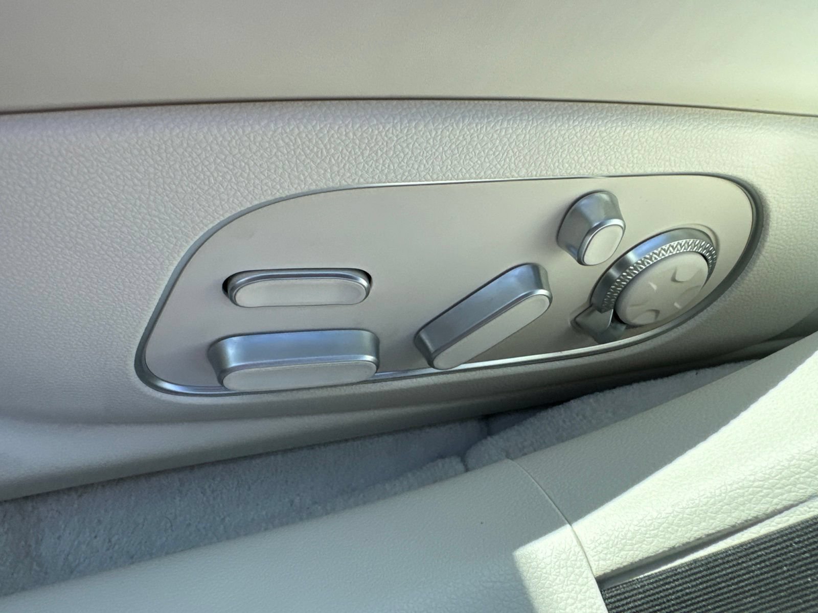 New 2026 Genesis G90 3.5T AWD/4WD image 21