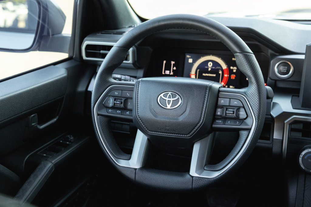 Certified 2025 Toyota 4Runner SR5 AWD/4WD image 26