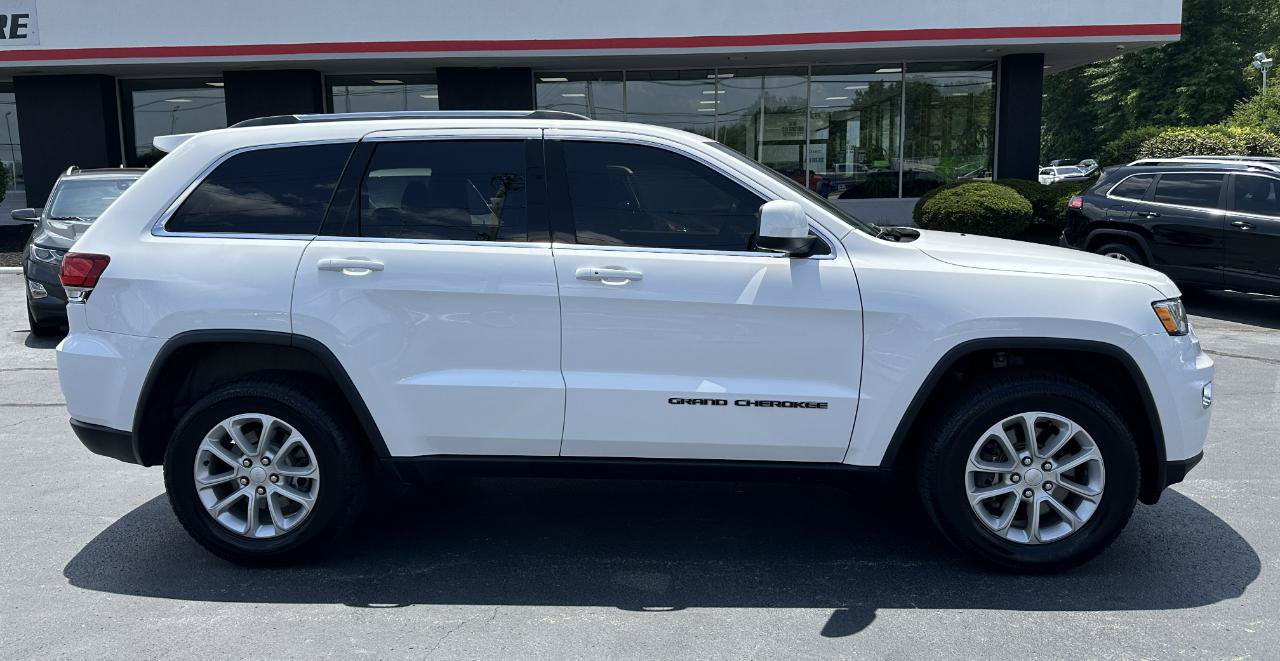 Used 2021 Jeep Grand Cherokee Laredo X AWD/4WD image 18