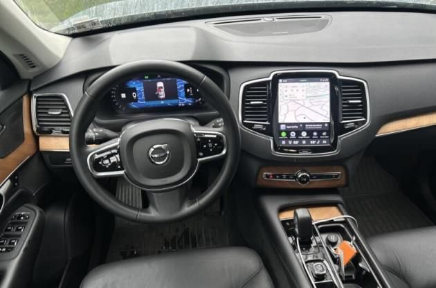 Used 2023 Volvo XC90 B6 Plus w/ Protection Package Premier AWD/4WD image 4