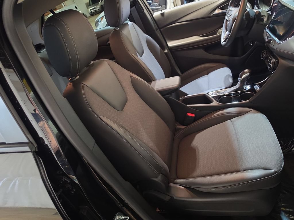 Used 2023 Buick Encore GX Select w/ Sport Touring Package FWD image 25