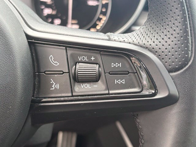 Used 2023 Alfa Romeo Stelvio Ti AWD/4WD image 25