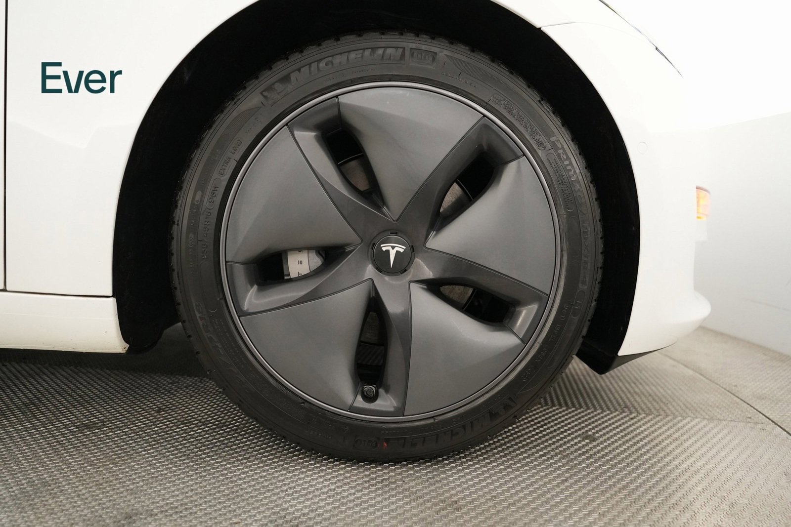 Used 2020 Tesla Model 3 Standard Range image 19
