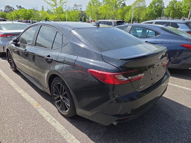 Used 2025 Toyota Camry SE image 5