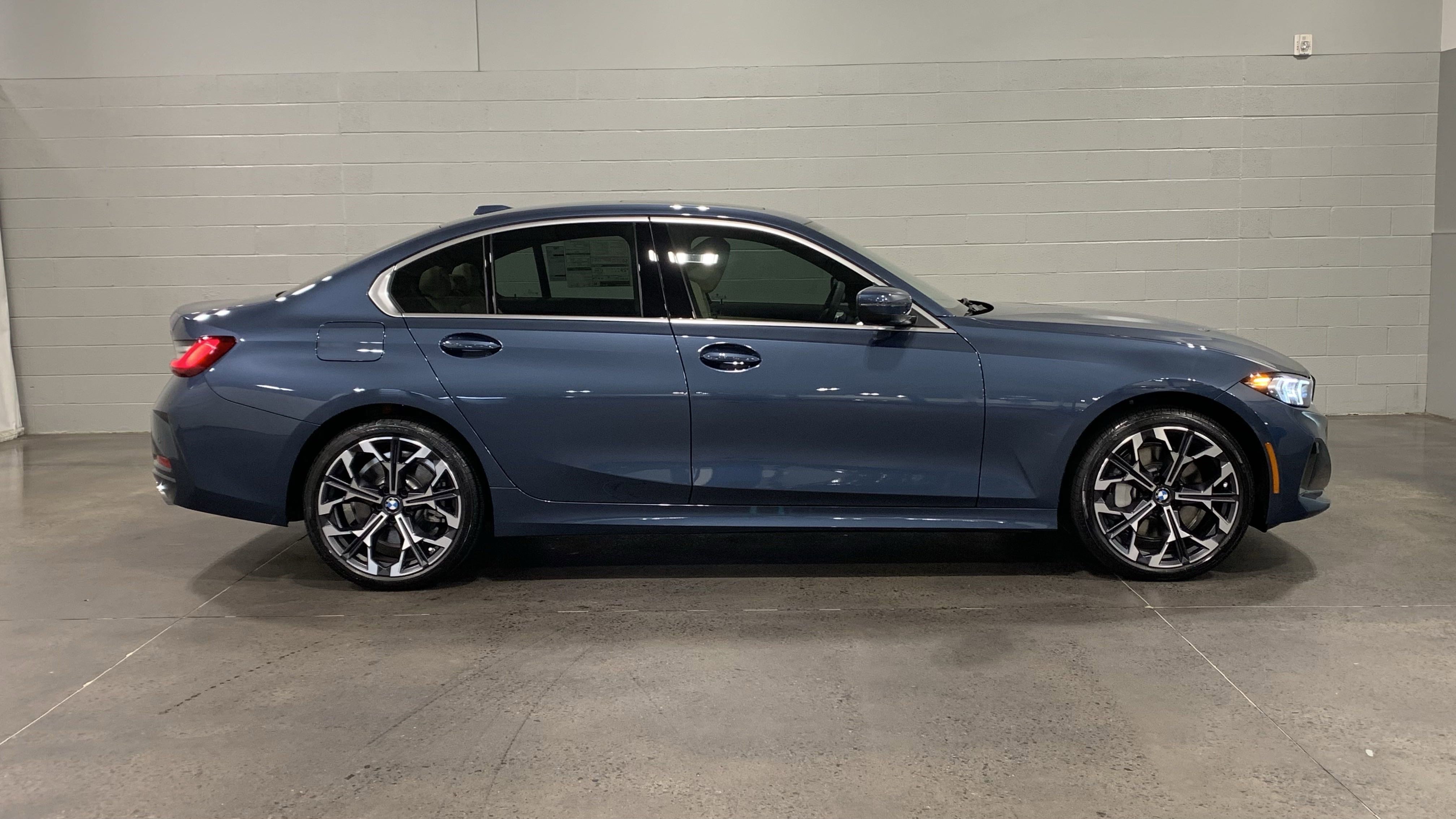 Used 2025 BMW 330i xDrive Sedan w/ Premium Package AWD/4WD image 9