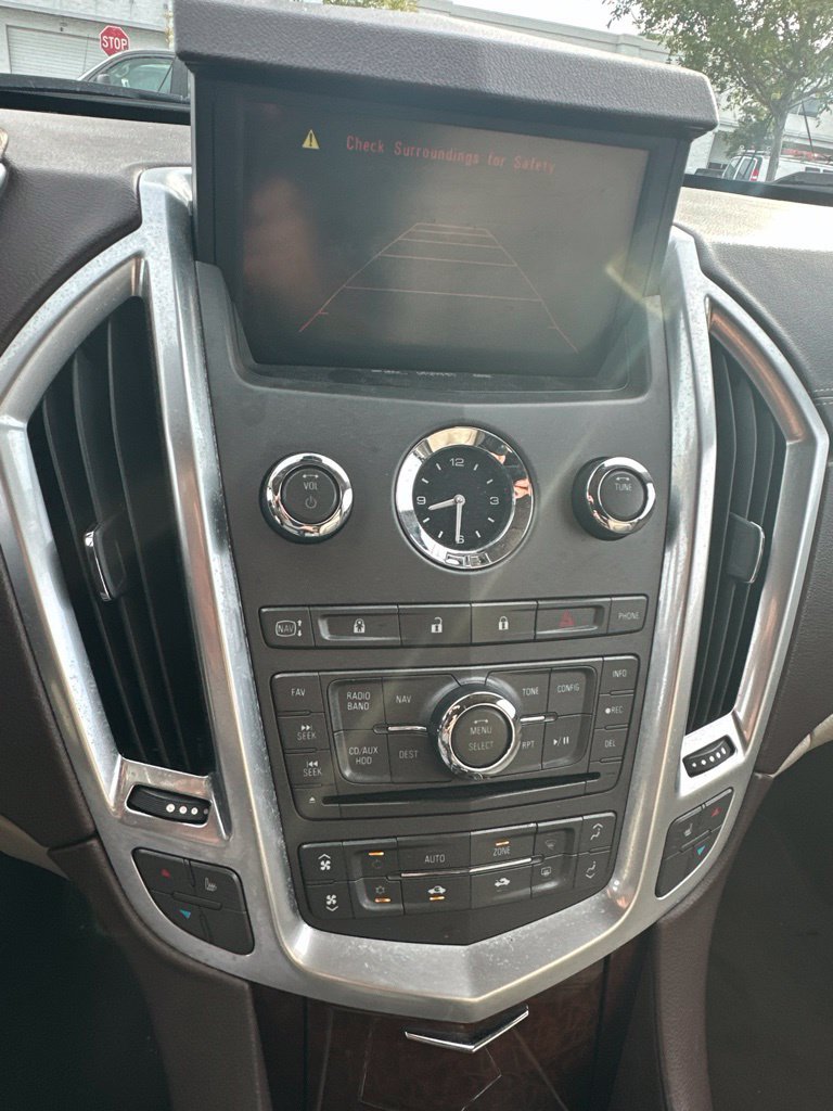 Used 2010 Cadillac SRX Luxury FWD image 16