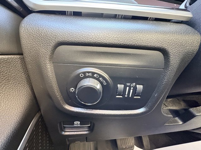 Used 2022 Jeep Grand Cherokee L Laredo image 23