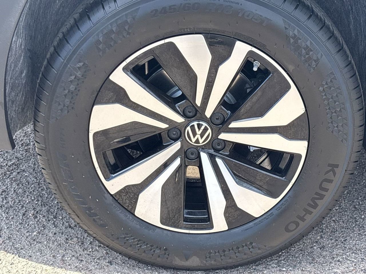 New 2026 Volkswagen Atlas Cross Sport SE image 6