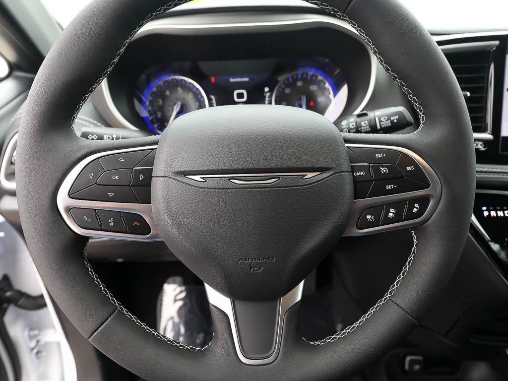 New 2027 Chrysler Pacifica Select AWD/4WD image 13